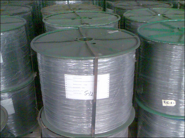 Grade #2B Smooth High Carbon Steel Wire Meets ASTM A228 Specifications 47 Length Smooth Mill Finish #2B Finish Full Hard Temper 0.090 Diameter Precision 